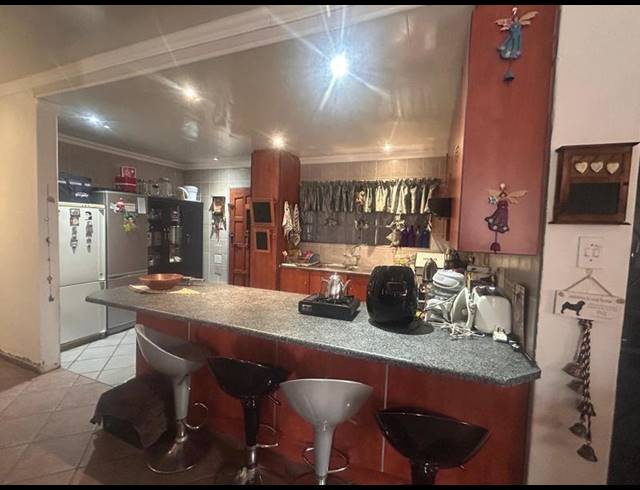 2 BEDROOM TOWNHOUSE FOR SALE IN MEYERVILLE